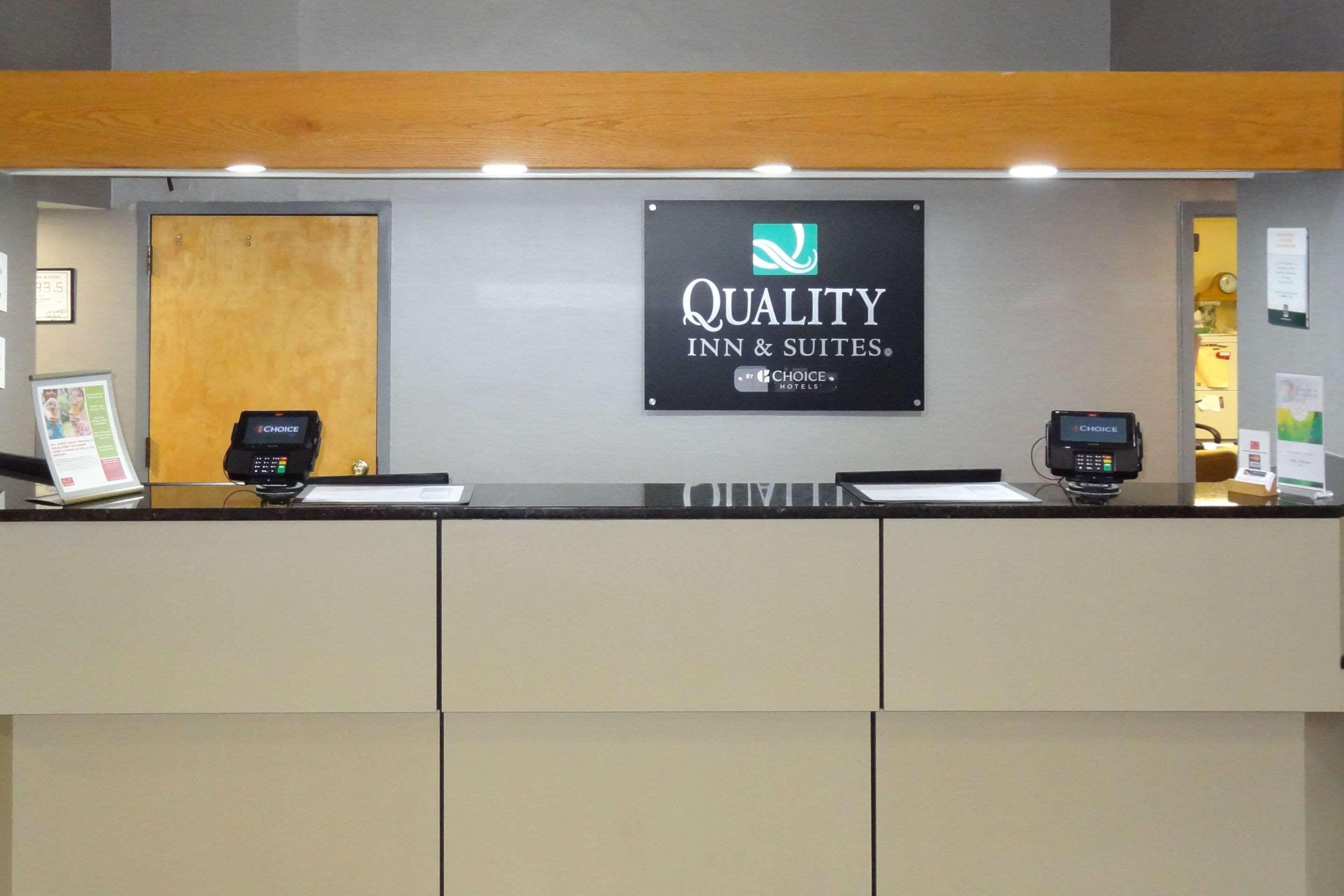 Quality Inn & Suites Raleigh North Exterior photo
