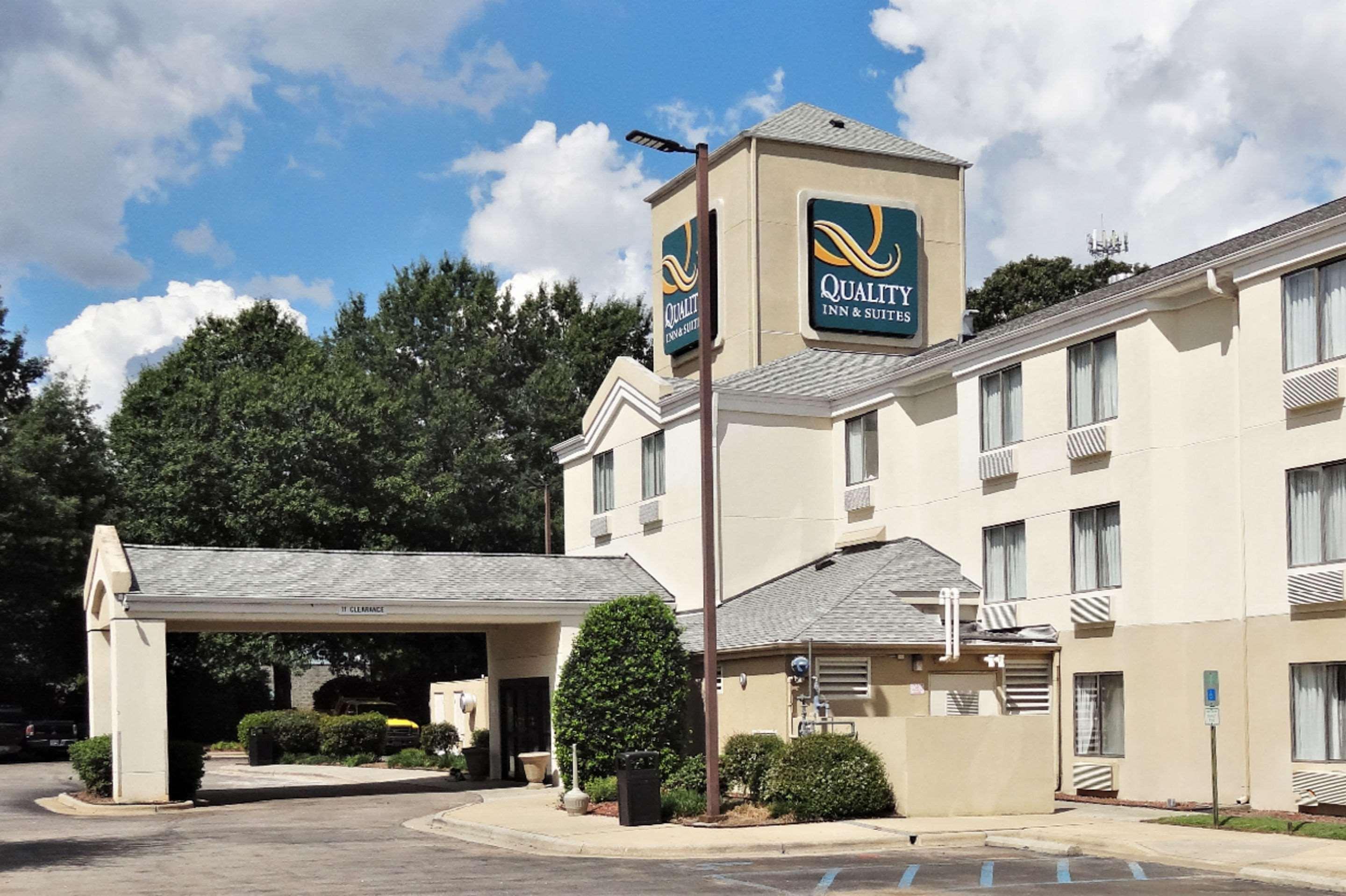 Quality Inn & Suites Raleigh North Exterior photo