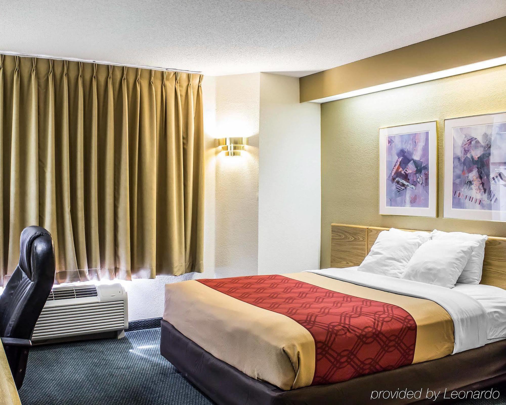 Quality Inn & Suites Raleigh North Exterior photo