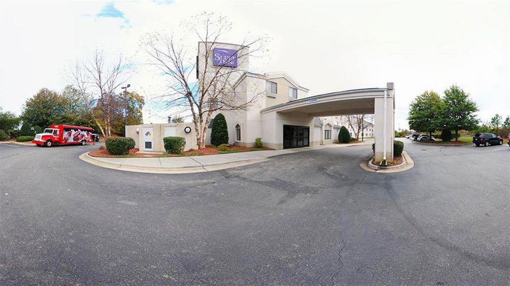Quality Inn & Suites Raleigh North Exterior photo